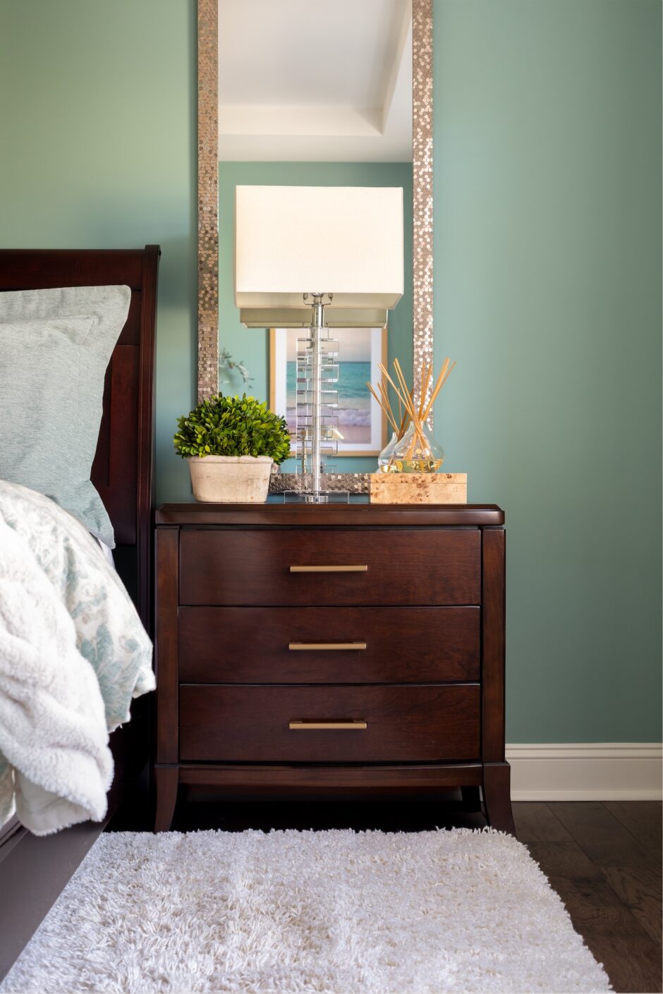 Bedroom Design Green Walls